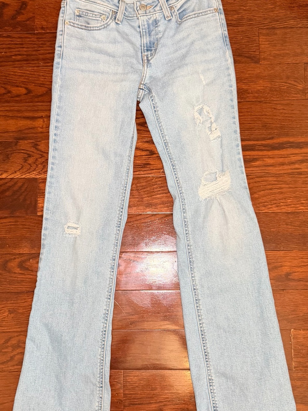 Levi’s Light Wash Distressed Women's Jeans Size 25 Great Condition